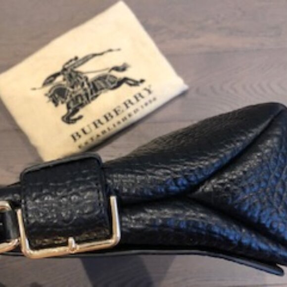 Burberry Authentic Luxury Leather Shoulder Bag Black w Gold Metal Hardware Sz OS - Picture 5 of 16